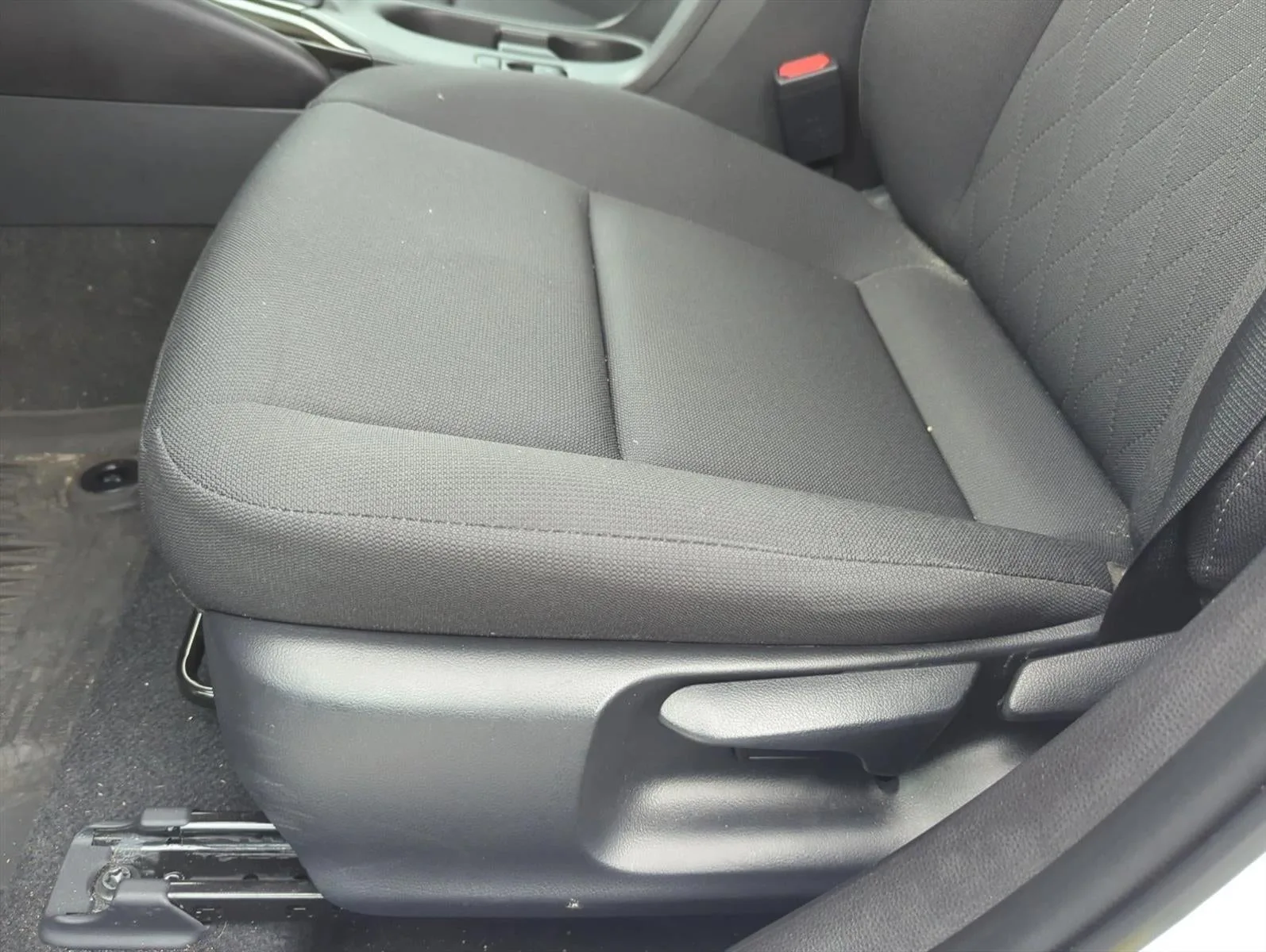 2025 Toyota Corolla LE CVT (Natl) photo 10