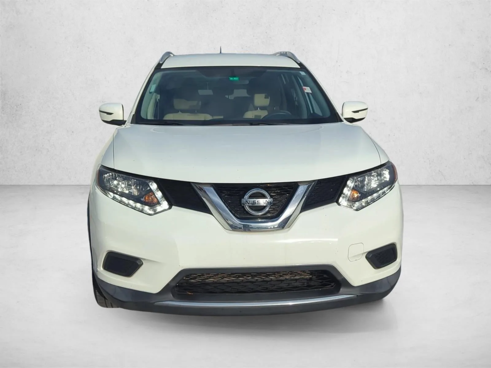 2016 Nissan Rogue FWD 4dr SV photo 2