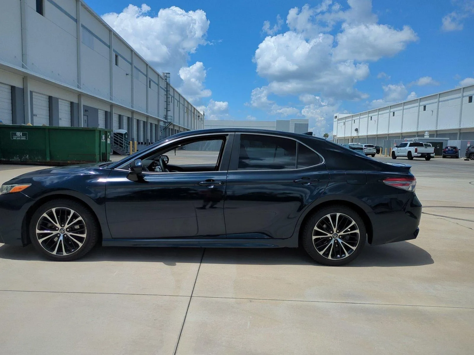 2019 Toyota Camry SE Auto (SE) photo 8