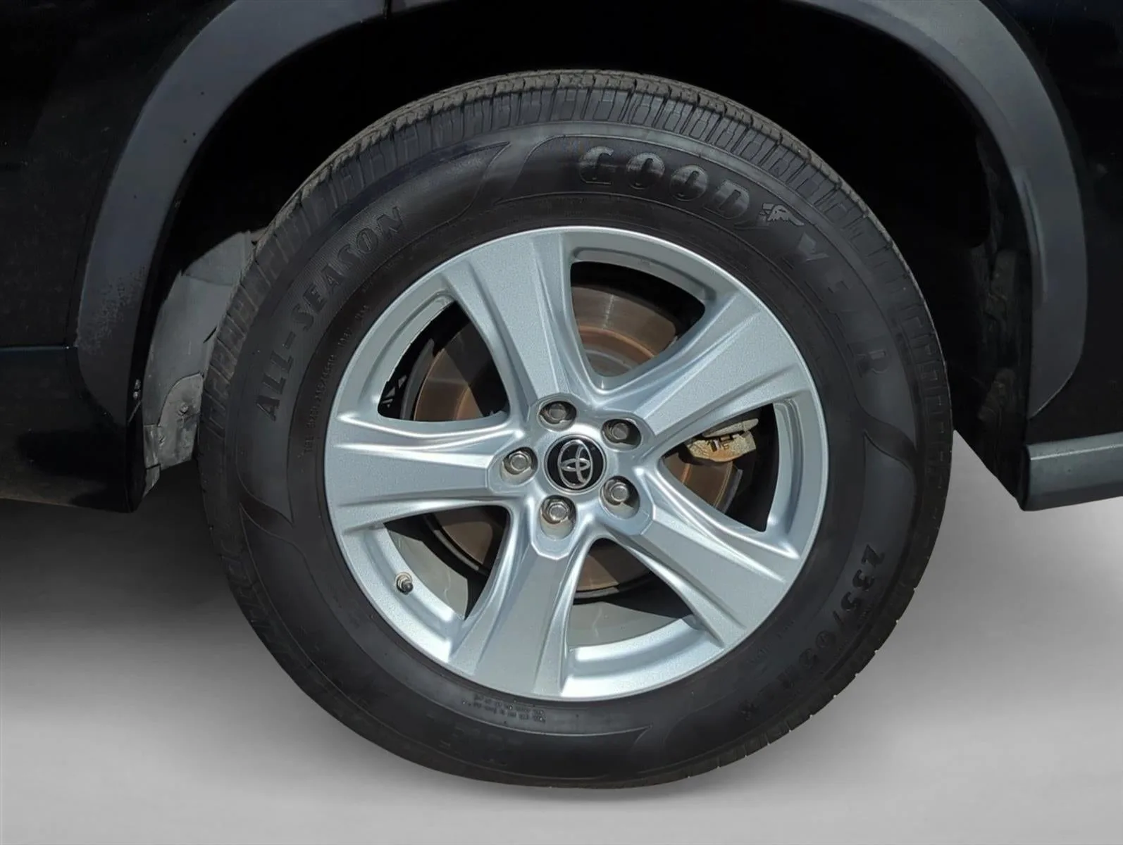 2020 Toyota Highlander LE FWD (GS) photo 9