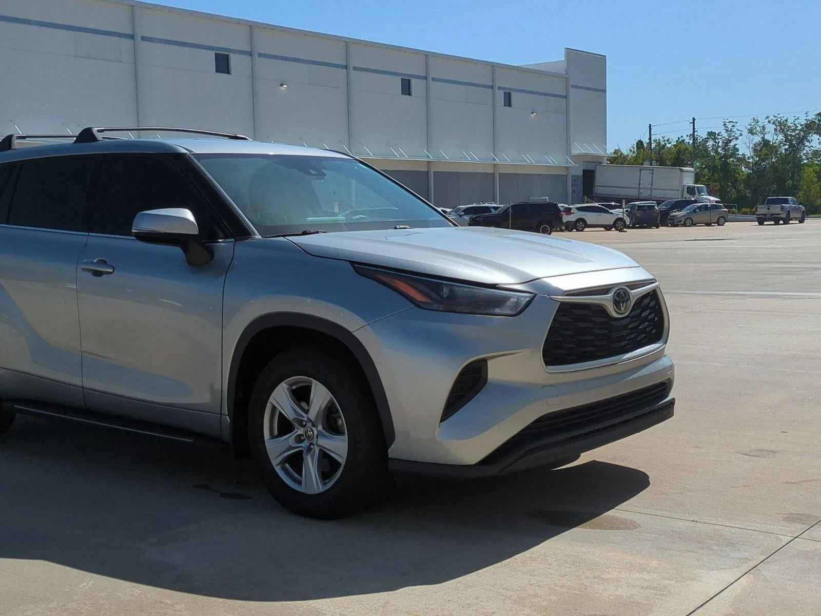 2022 Toyota Highlander L FWD (Natl) photo 3