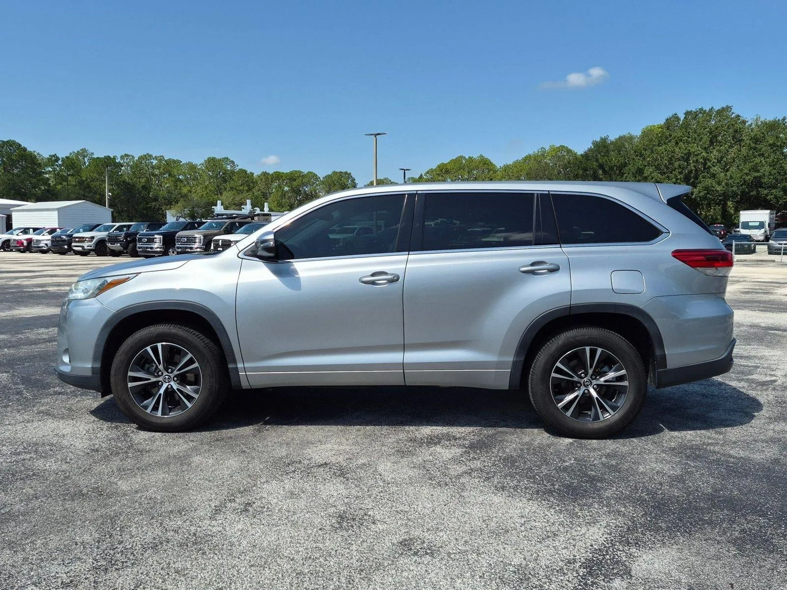 2018 Toyota Highlander LE I4 FWD (Natl) photo 8
