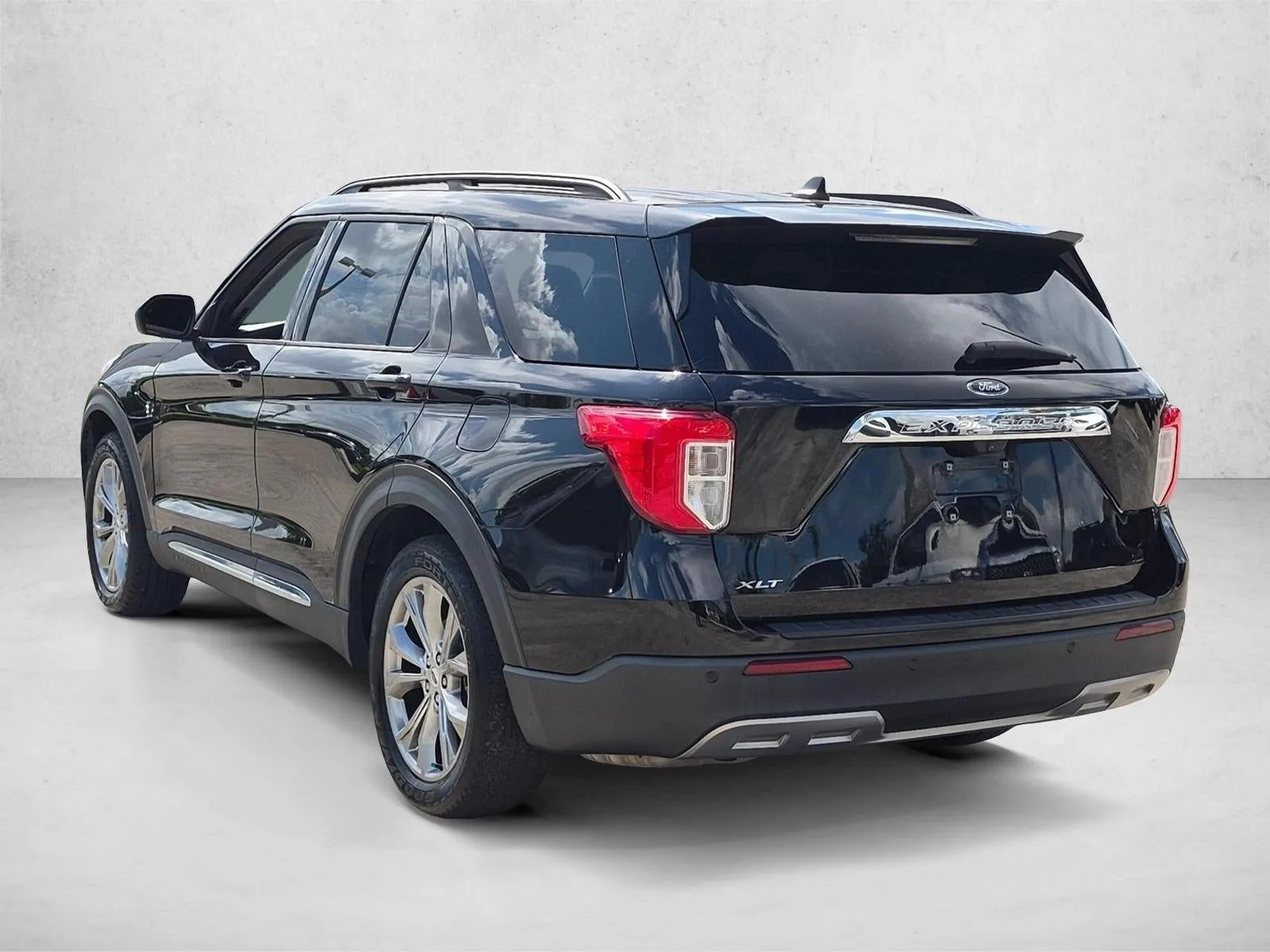 2022 Ford Explorer XLT RWD photo 7