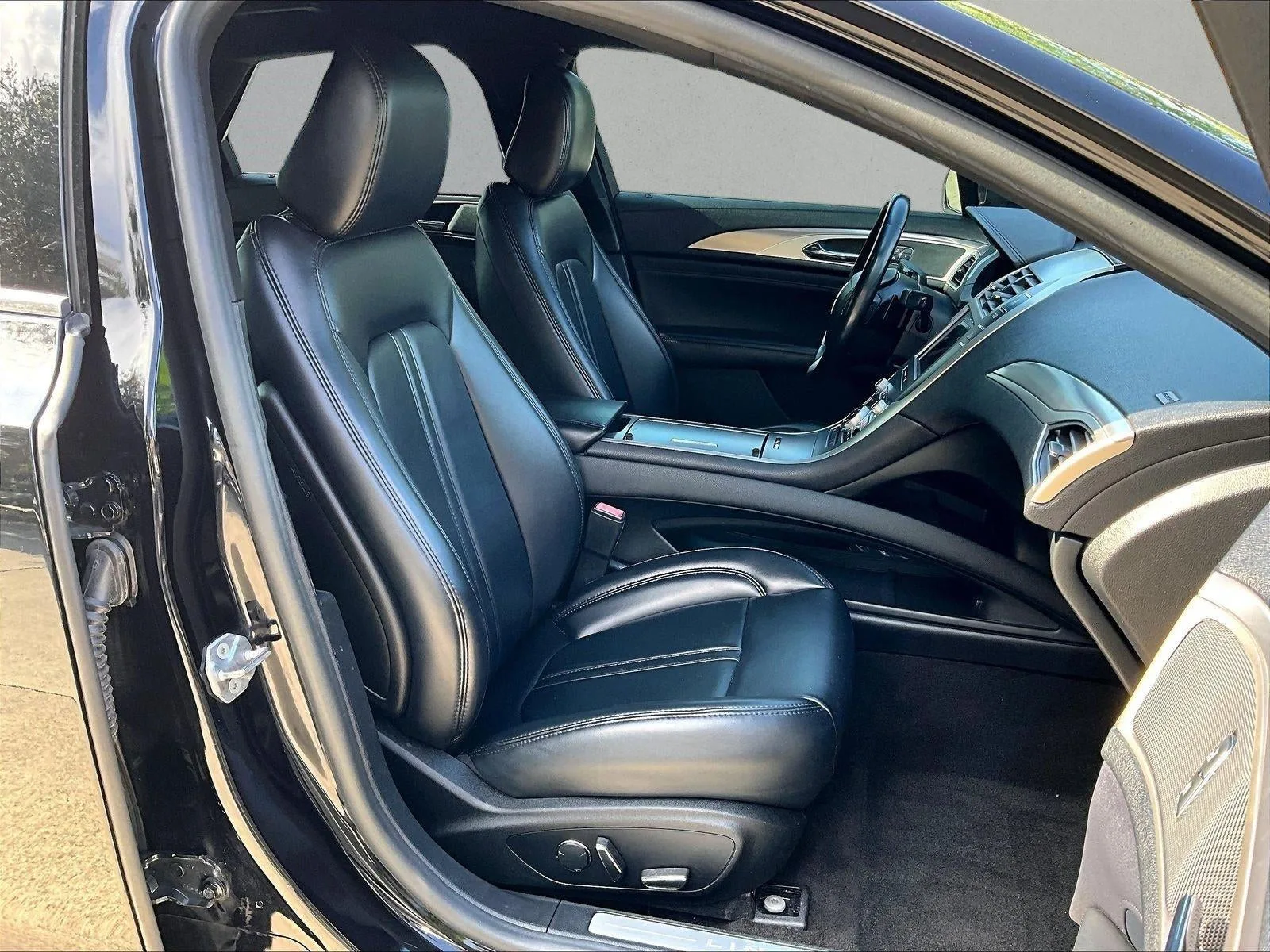 2020 Lincoln MKZ Standard FWD photo 9