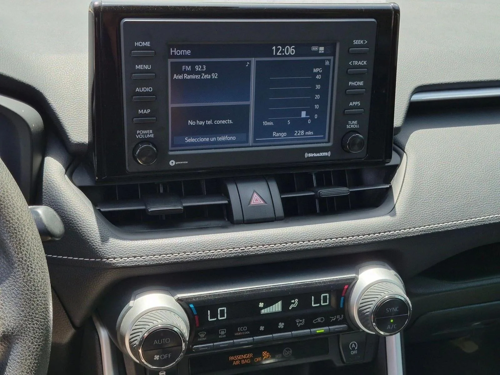 2022 Toyota RAV4 XLE FWD (GS) photo 12