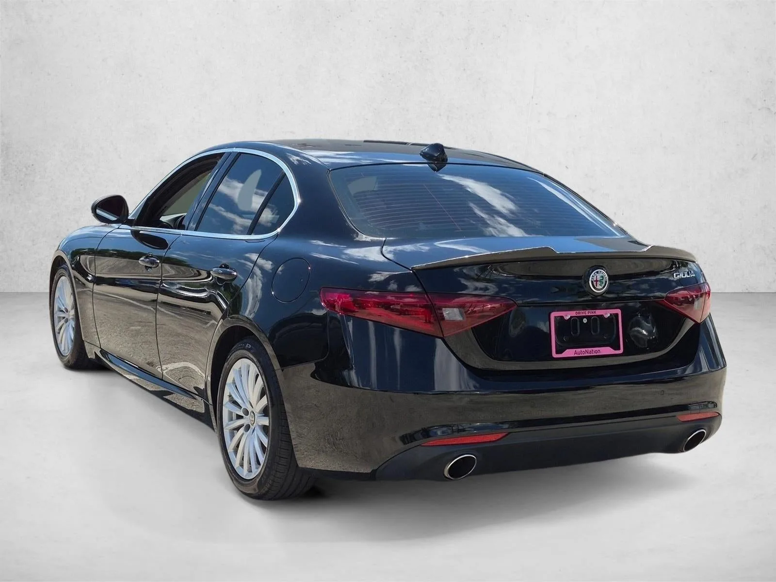 2021 Alfa Romeo Giulia RWD photo 7