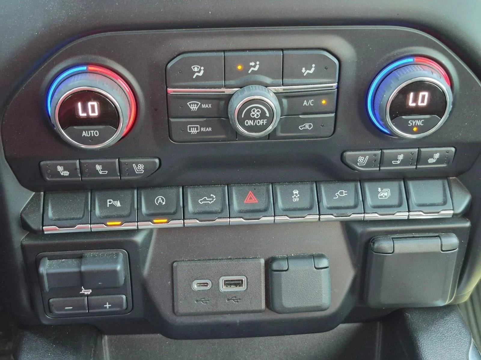2022 Chevrolet Silverado 1500 LTD LTZ photo 12