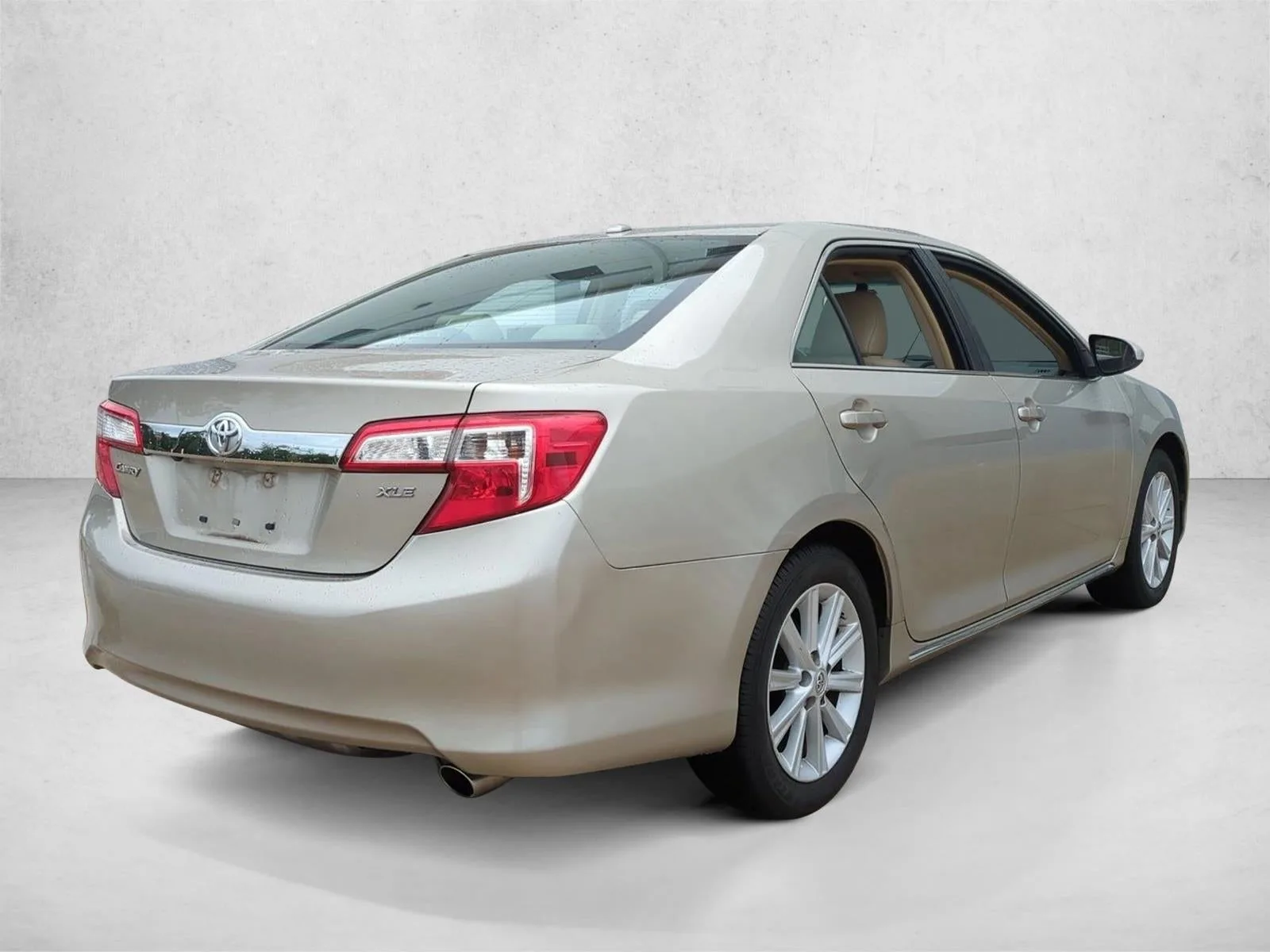 2014 Toyota Camry 4dr Sdn I4 Auto XLE (Natl) *Ltd Avail* photo 5