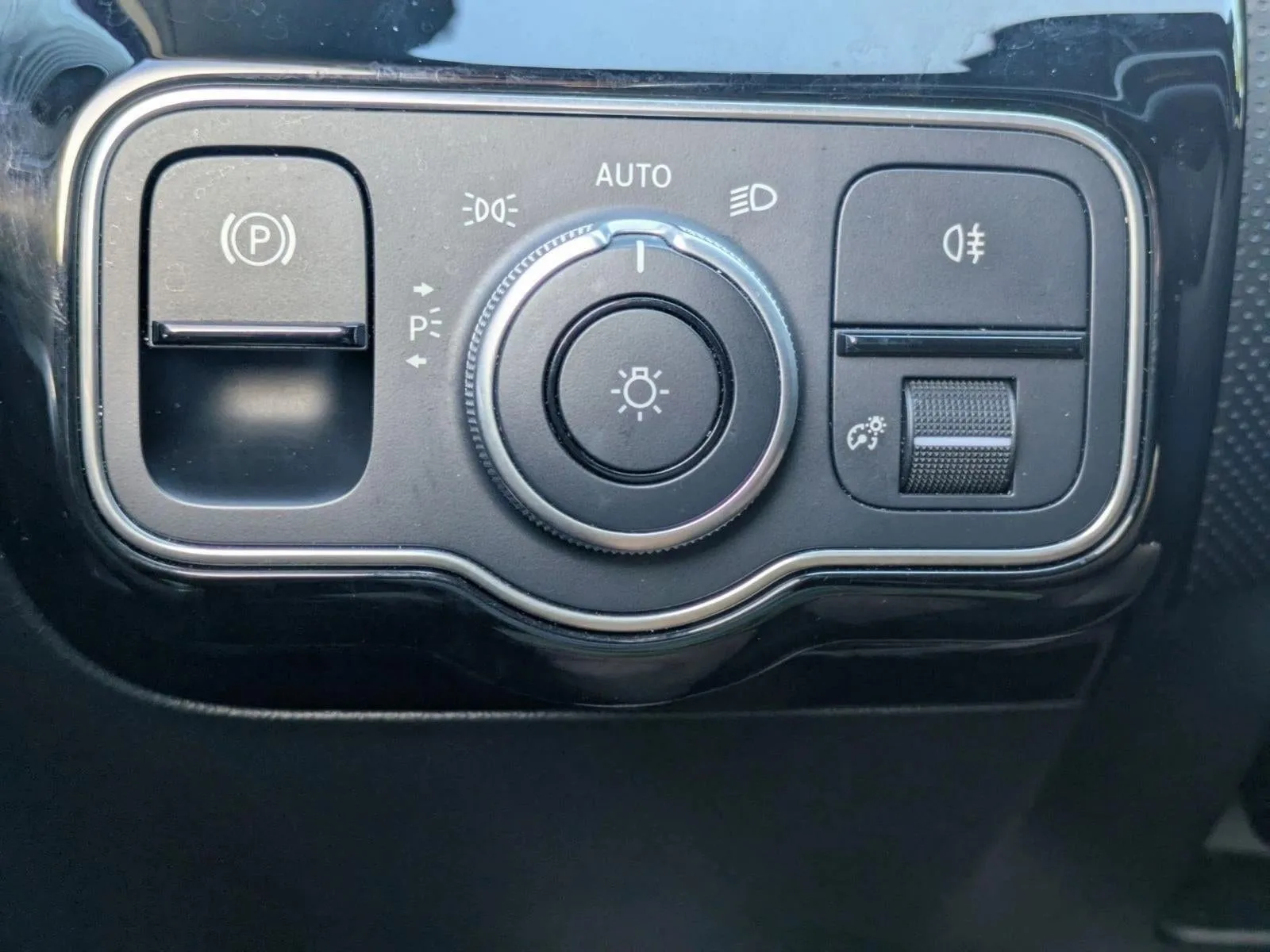 2022 Mercedes-Benz A-Class A 220 Sedan photo 11