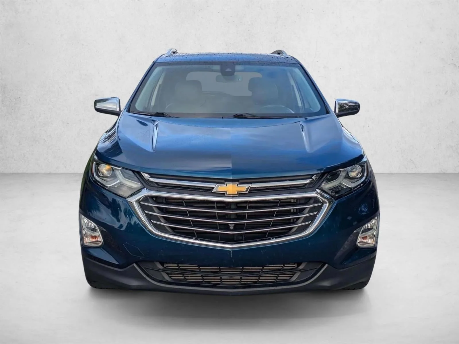 2019 Chevrolet Equinox FWD Premier photo 2