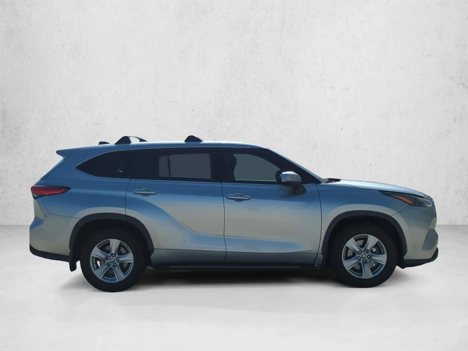 2022 Toyota Highlander L FWD (Natl) photo 4