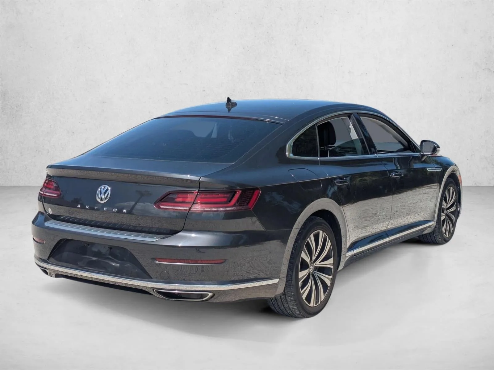2019 Volkswagen Arteon SE FWD photo 3