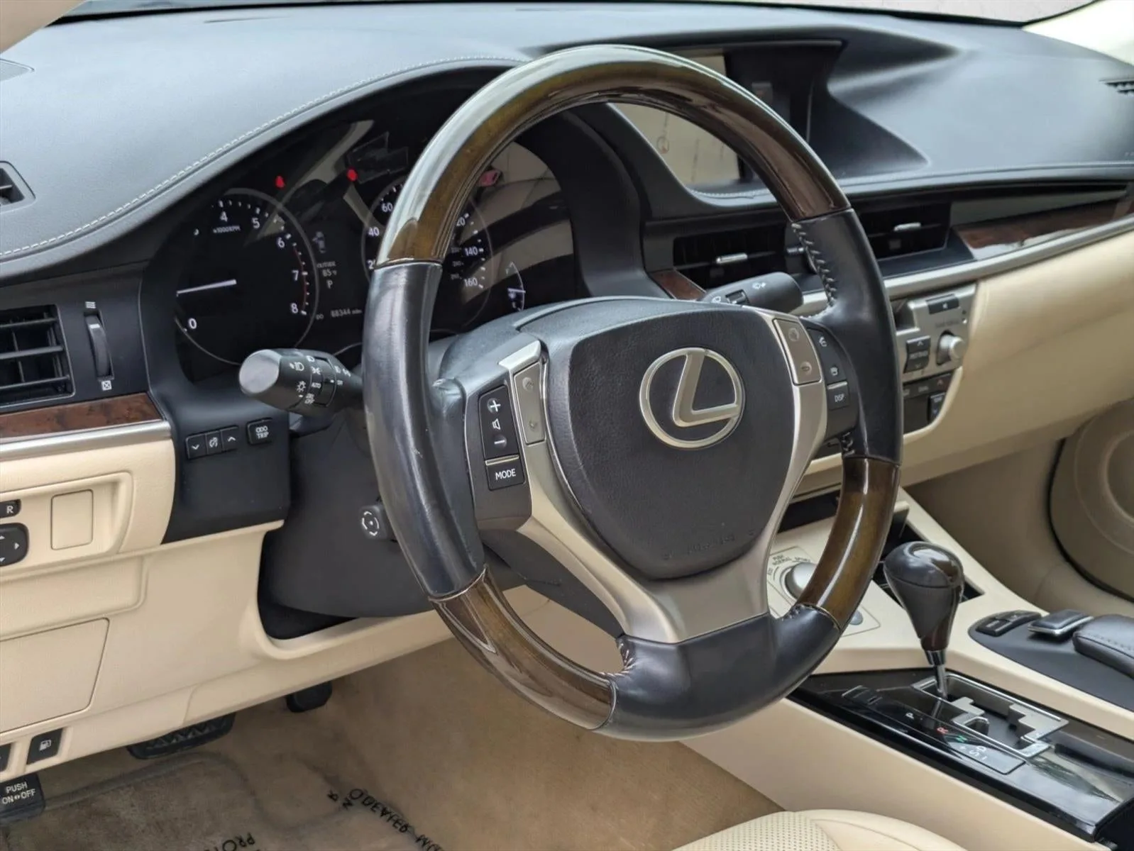 2014 Lexus ES 350 4dr Sdn photo 10