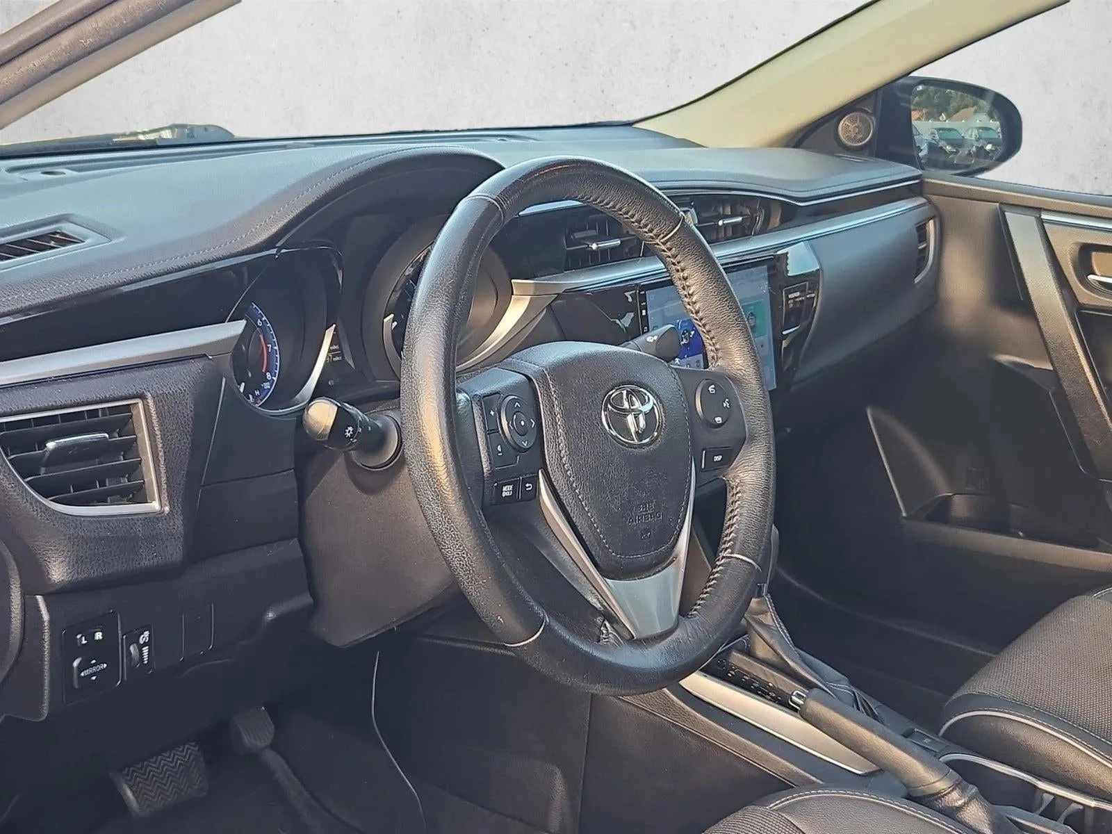 2016 Toyota Corolla 4dr Sdn CVT Auto S Plus (Natl) photo 9