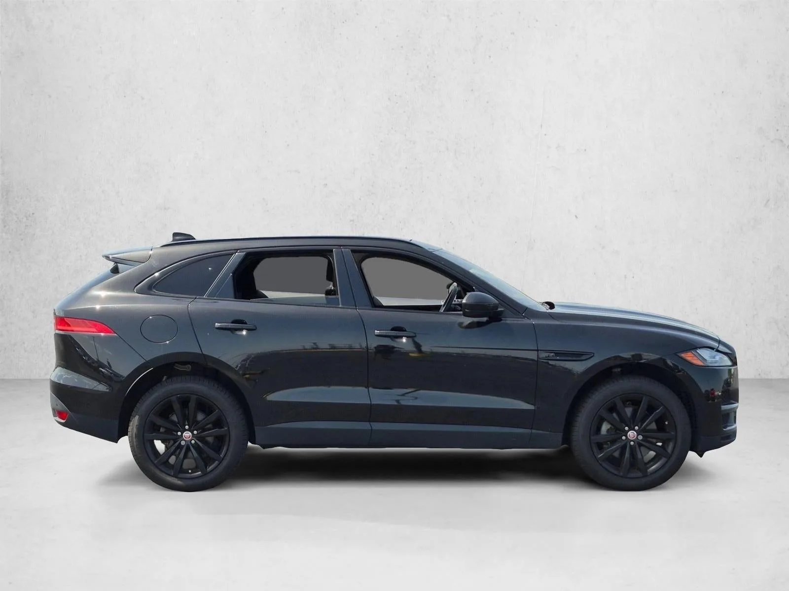 2017 Jaguar F-PACE 35t Prestige photo 4