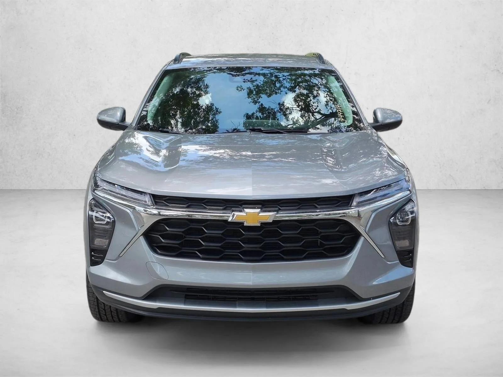 2024 Chevrolet Trax LT photo 2