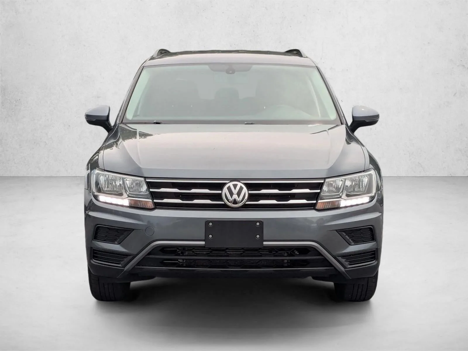 2020 Volkswagen Tiguan 2.0T SEL photo 2