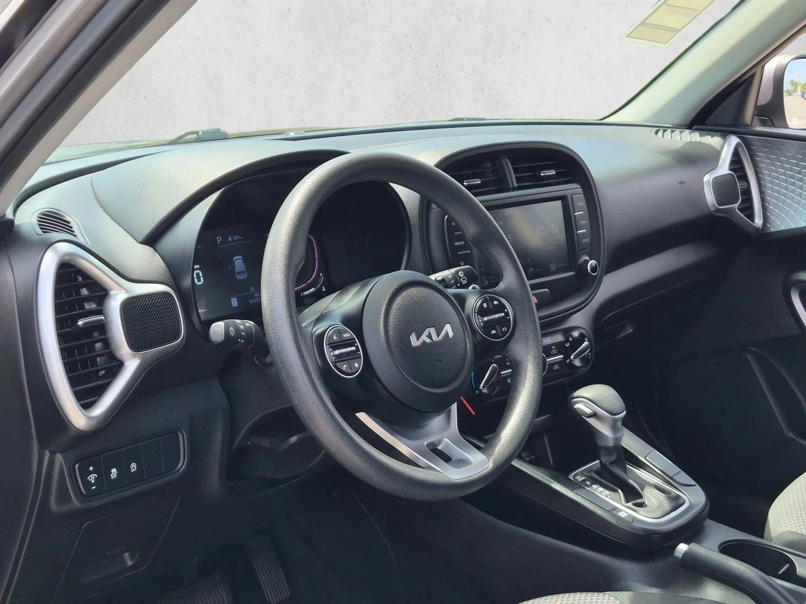 2024 Kia Soul LX IVT photo 10