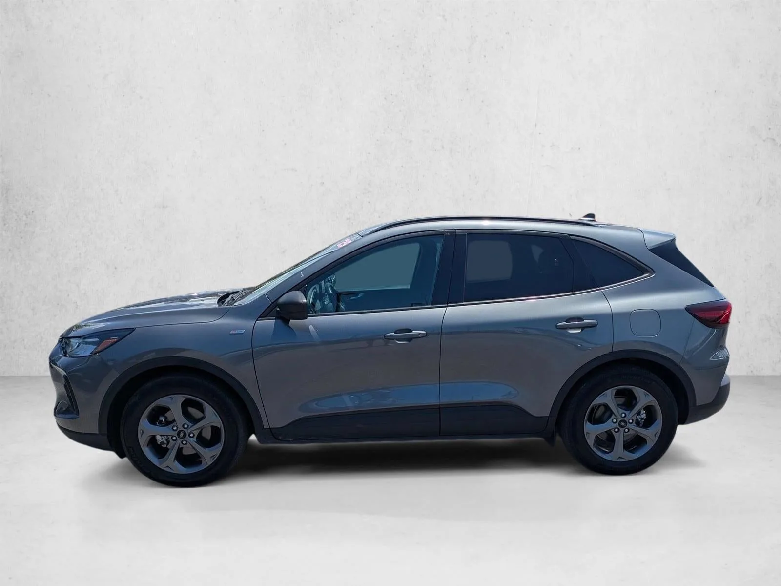 2025 Ford Escape ST-Line FWD photo 9