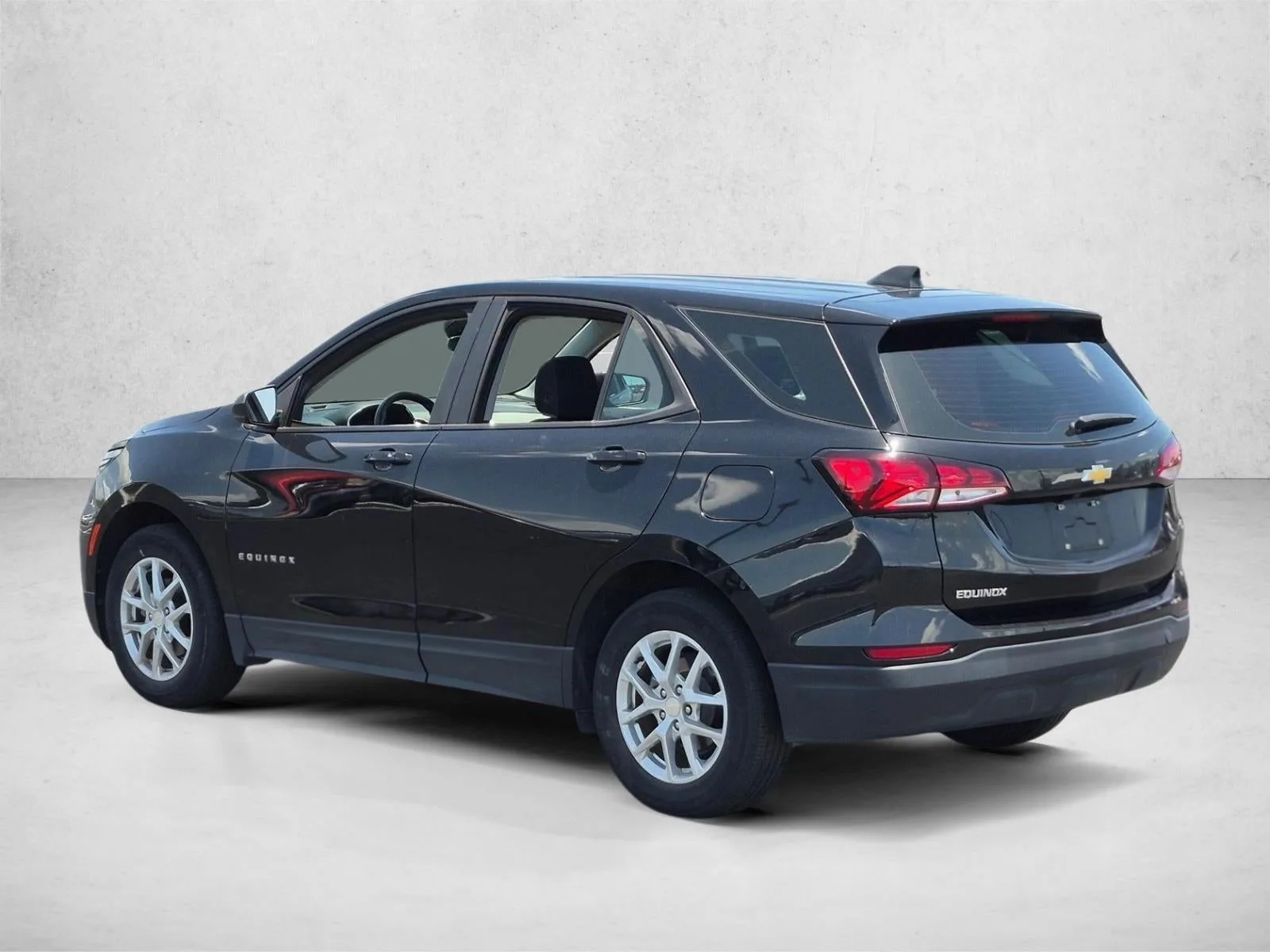 2023 Chevrolet Equinox LS photo 7
