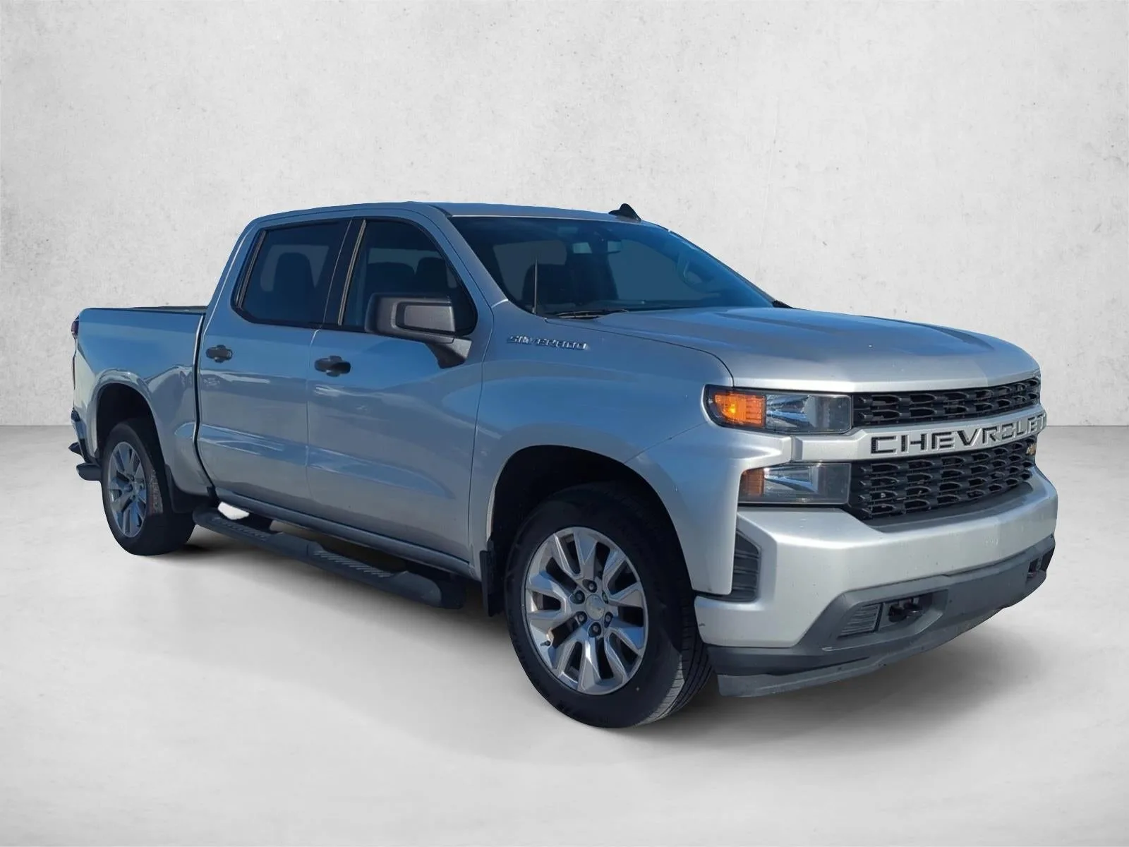 2019 Chevrolet Silverado 1500 Crew Cab Short Box 2-Wheel Drive Custom photo 4
