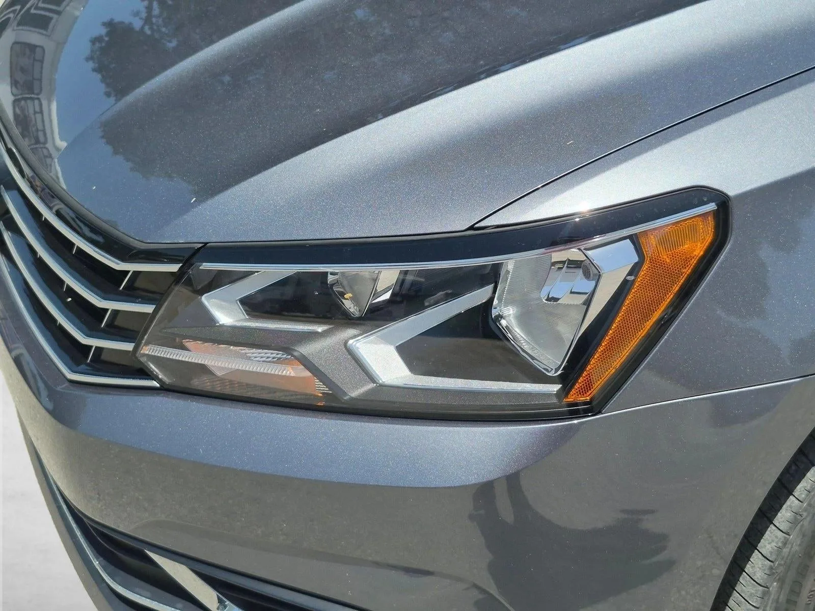 2019 Volkswagen Passat 2.0T Wolfsburg Edition photo 6