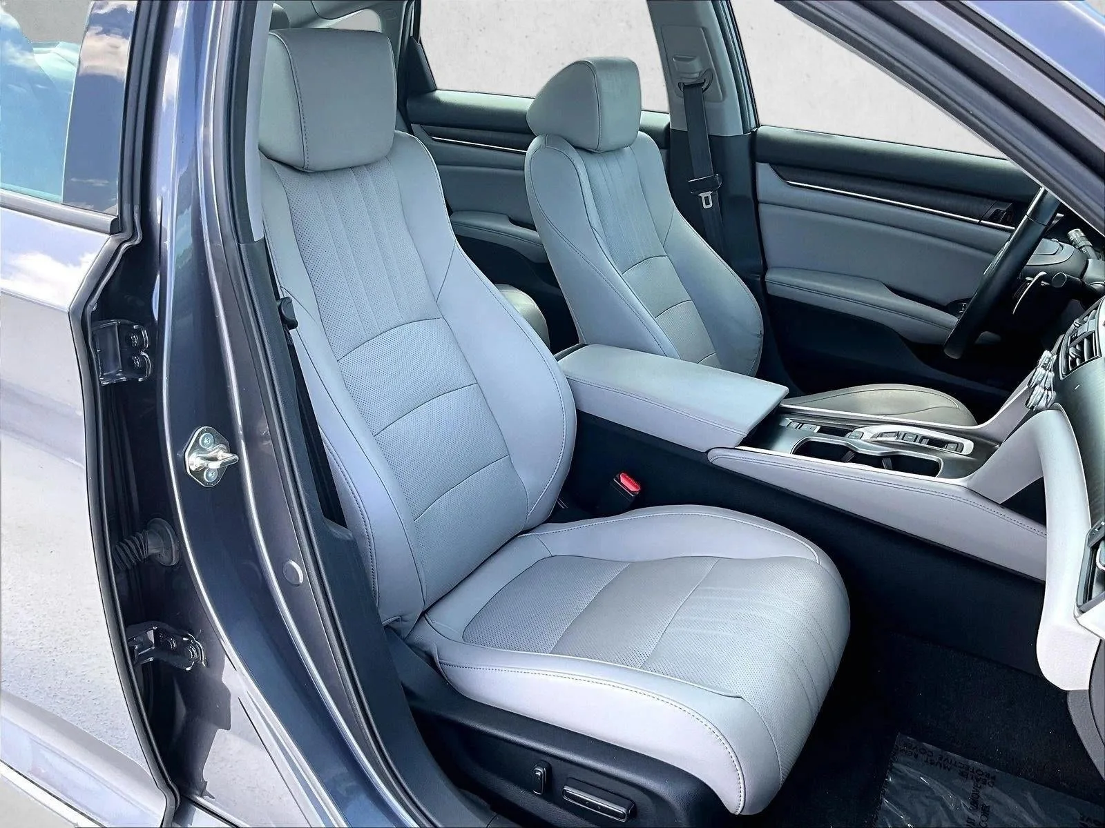 2019 Honda Accord Sedan Touring 2.0T photo 9