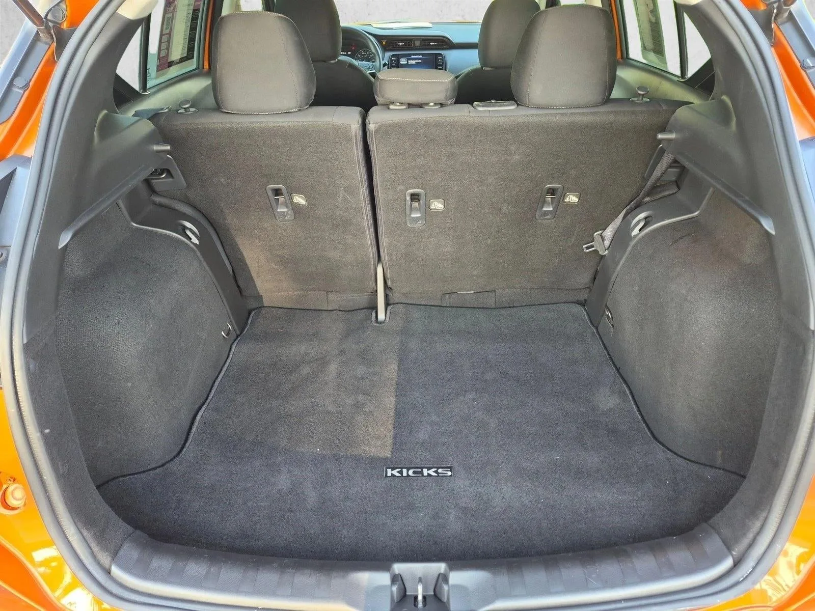2021 Nissan Kicks SV FWD photo 6