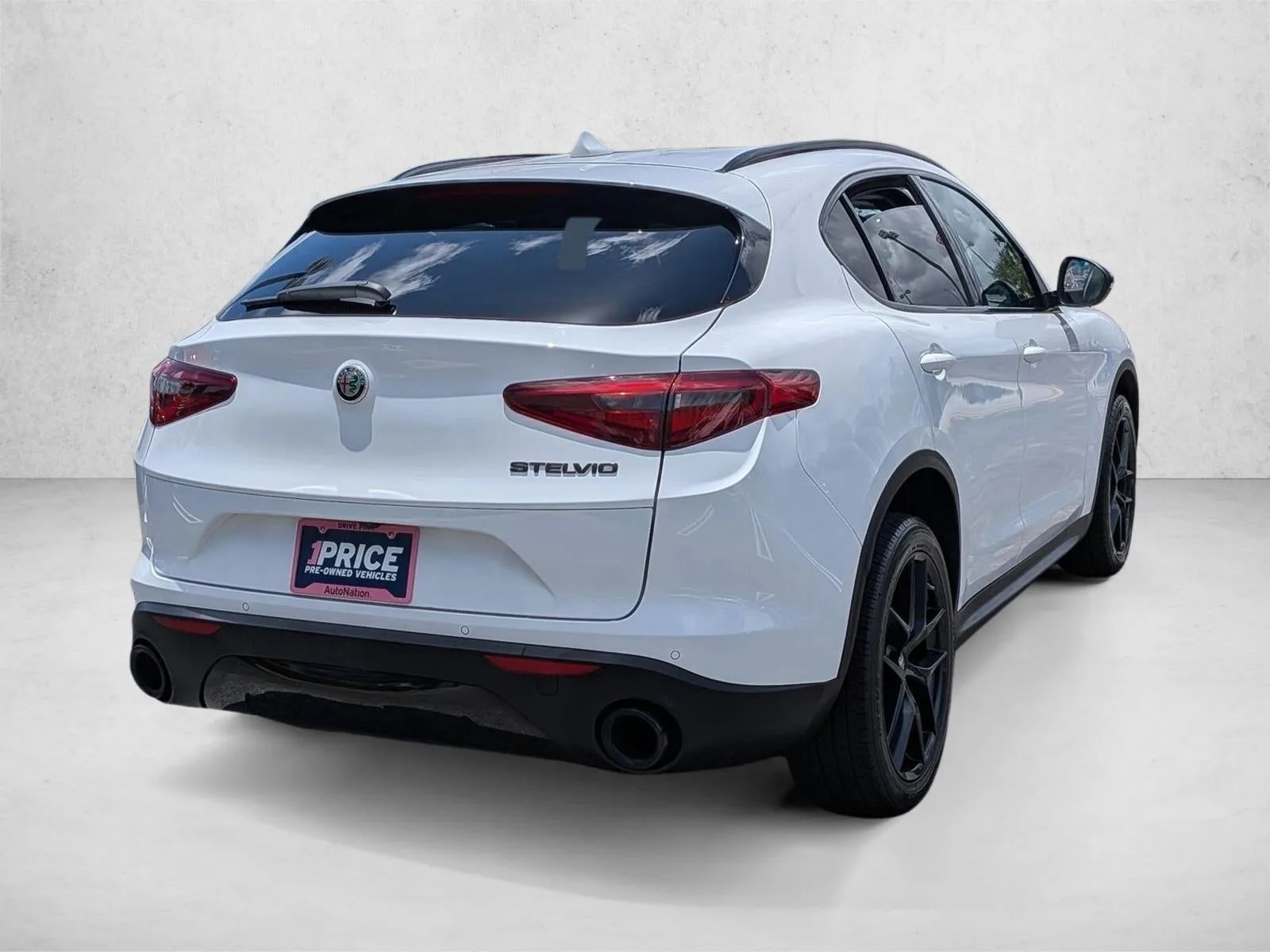 2020 Alfa Romeo Stelvio RWD photo 5