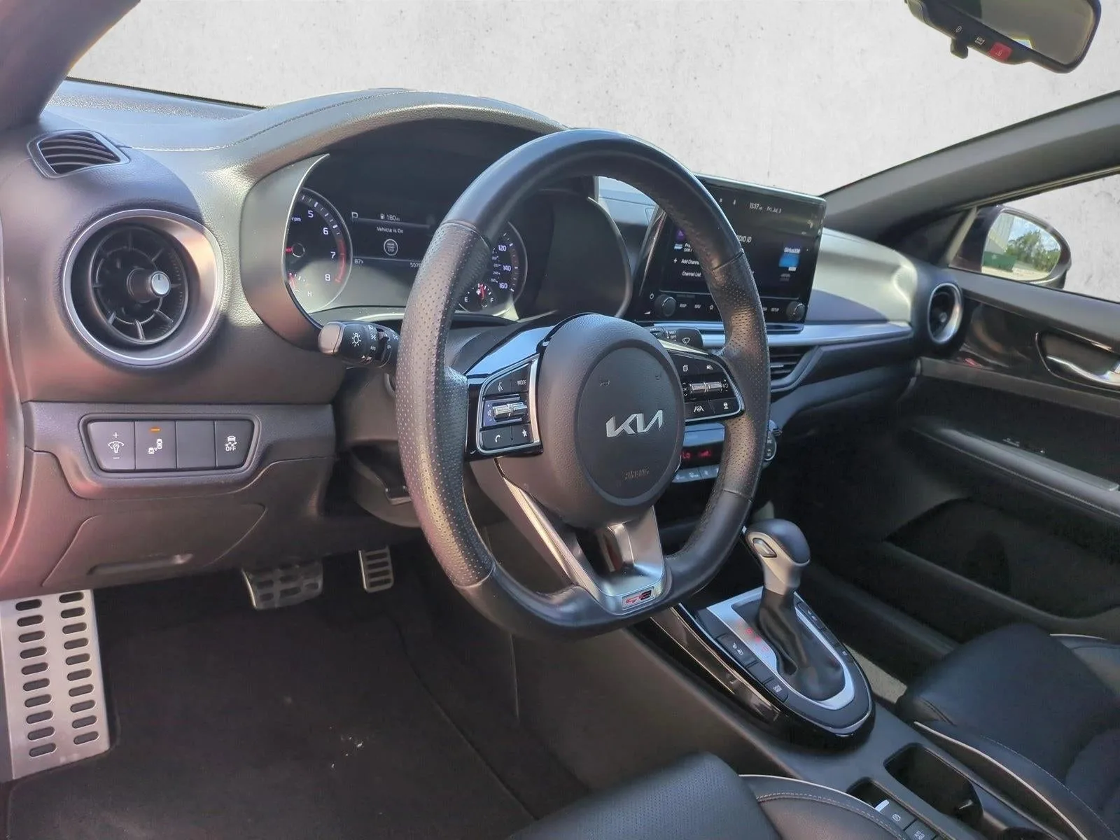 2023 Kia Forte GT-Line IVT photo 10