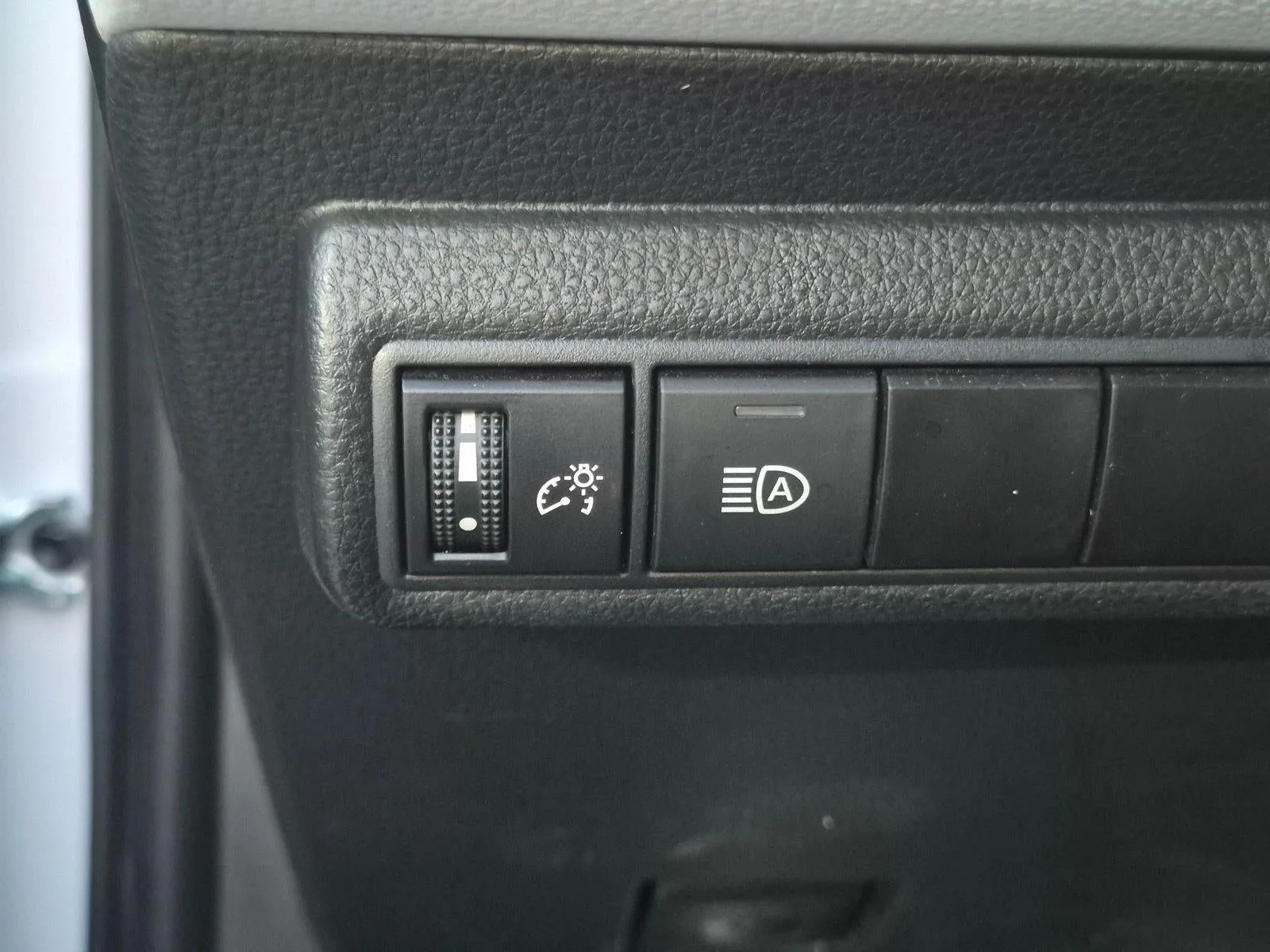 2024 Toyota Corolla SE CVT (Natl) photo 11