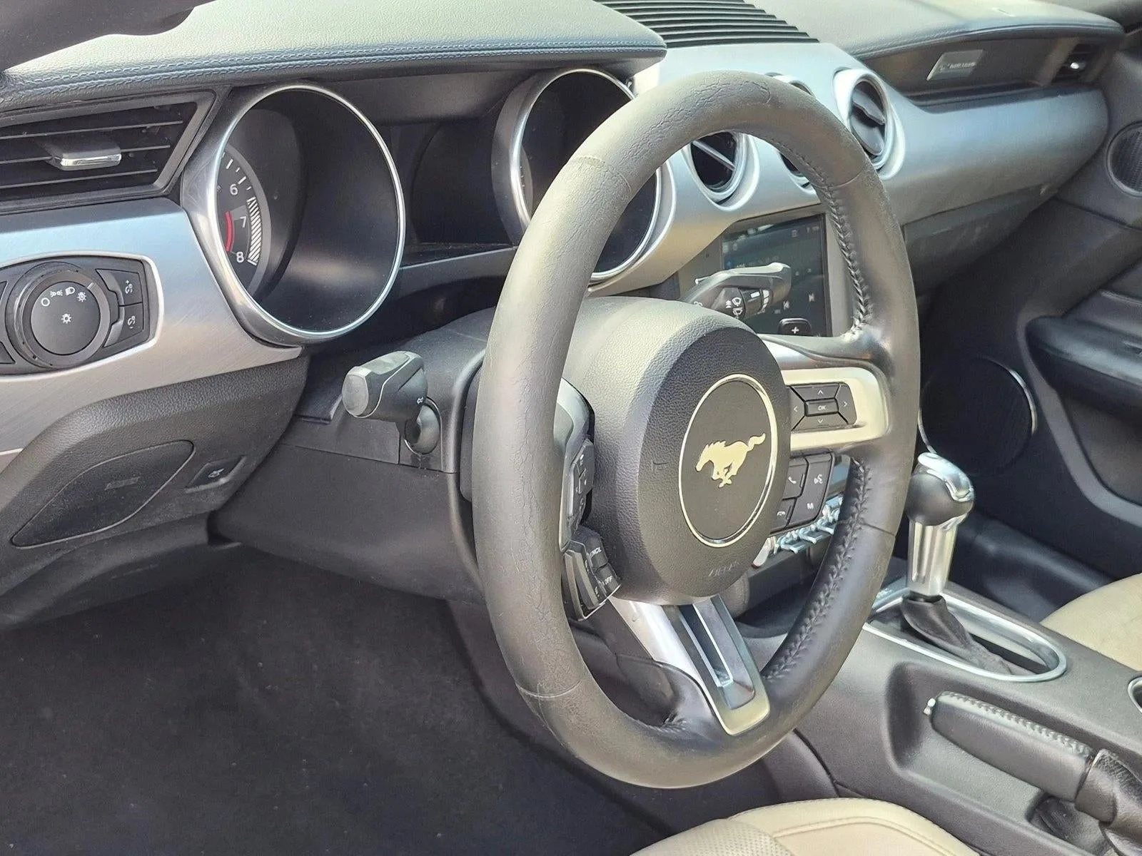 2019 Ford Mustang EcoBoost Premium Convertible photo 10