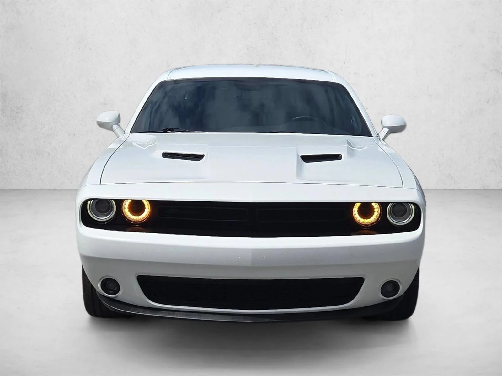 2023 Dodge Challenger SXT RWD photo 2