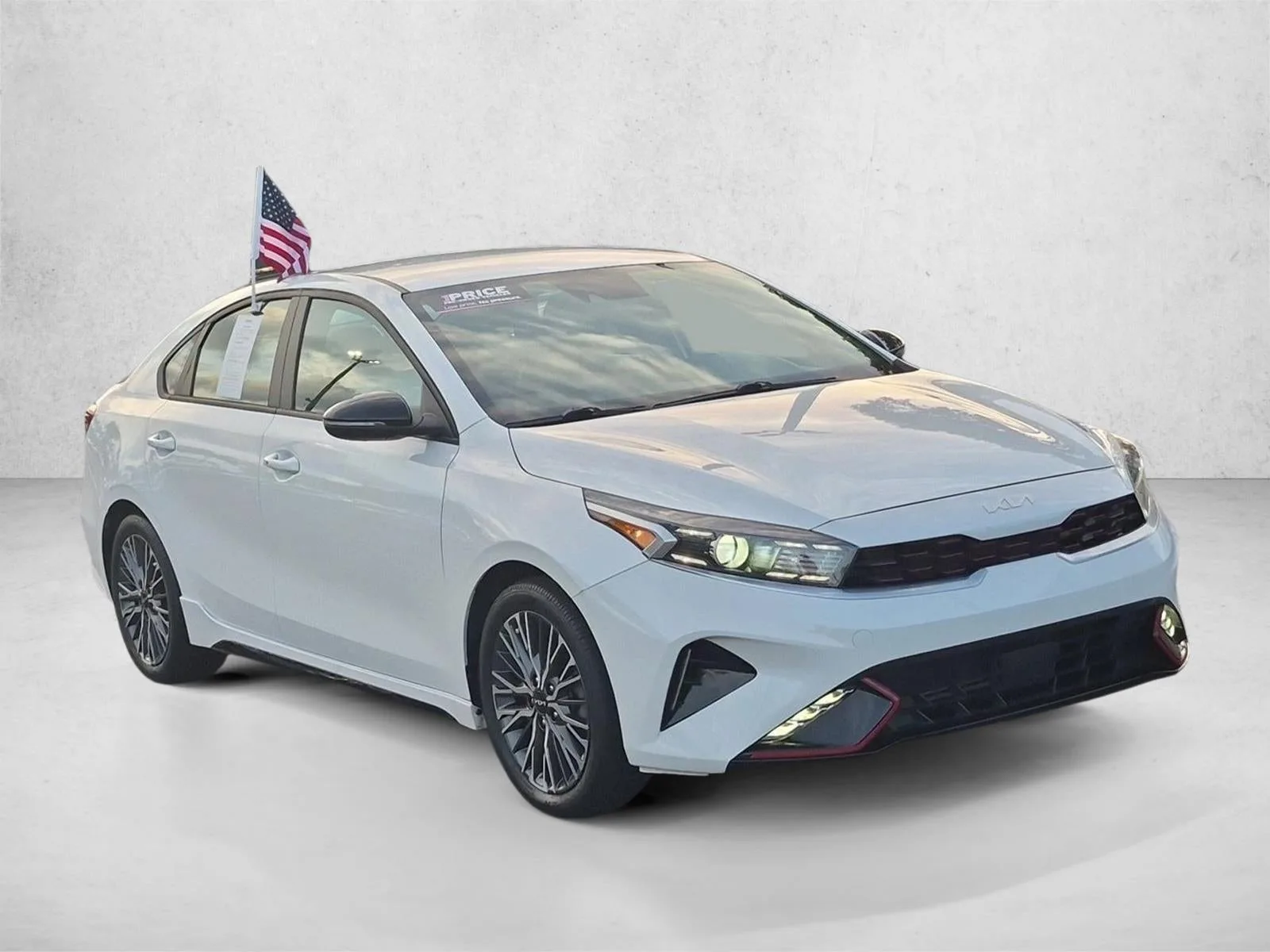 2022 Kia Forte GT-Line photo 3