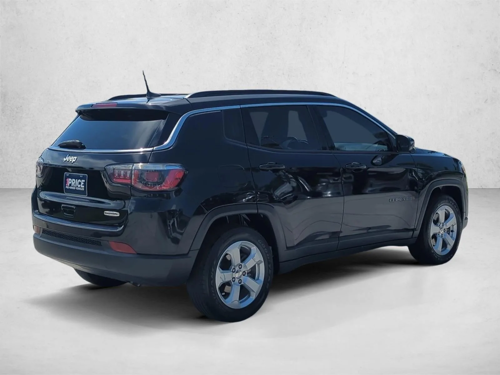 2019 Jeep Compass Latitude FWD photo 5