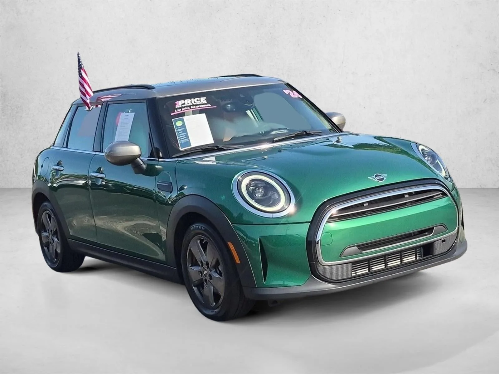 2024 MINI Hardtop Cooper photo 3