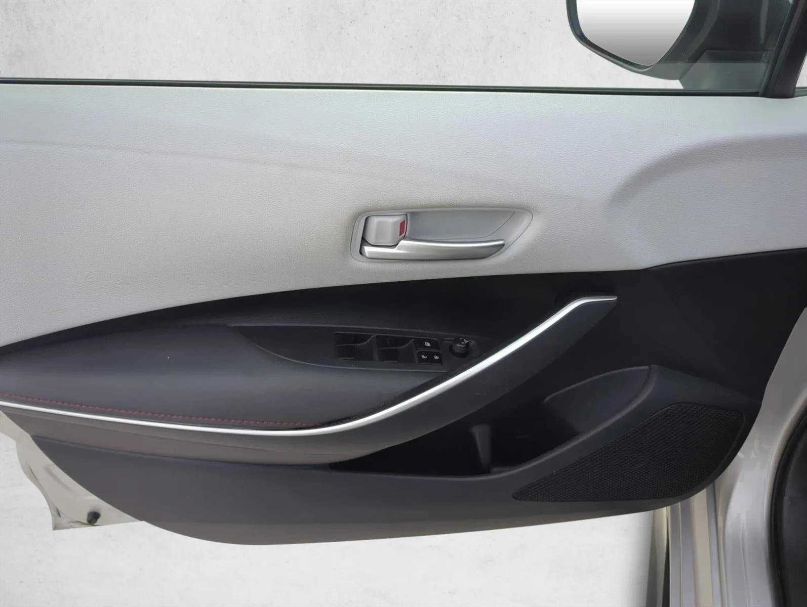 2024 Toyota Corolla SE CVT (Natl) photo 9