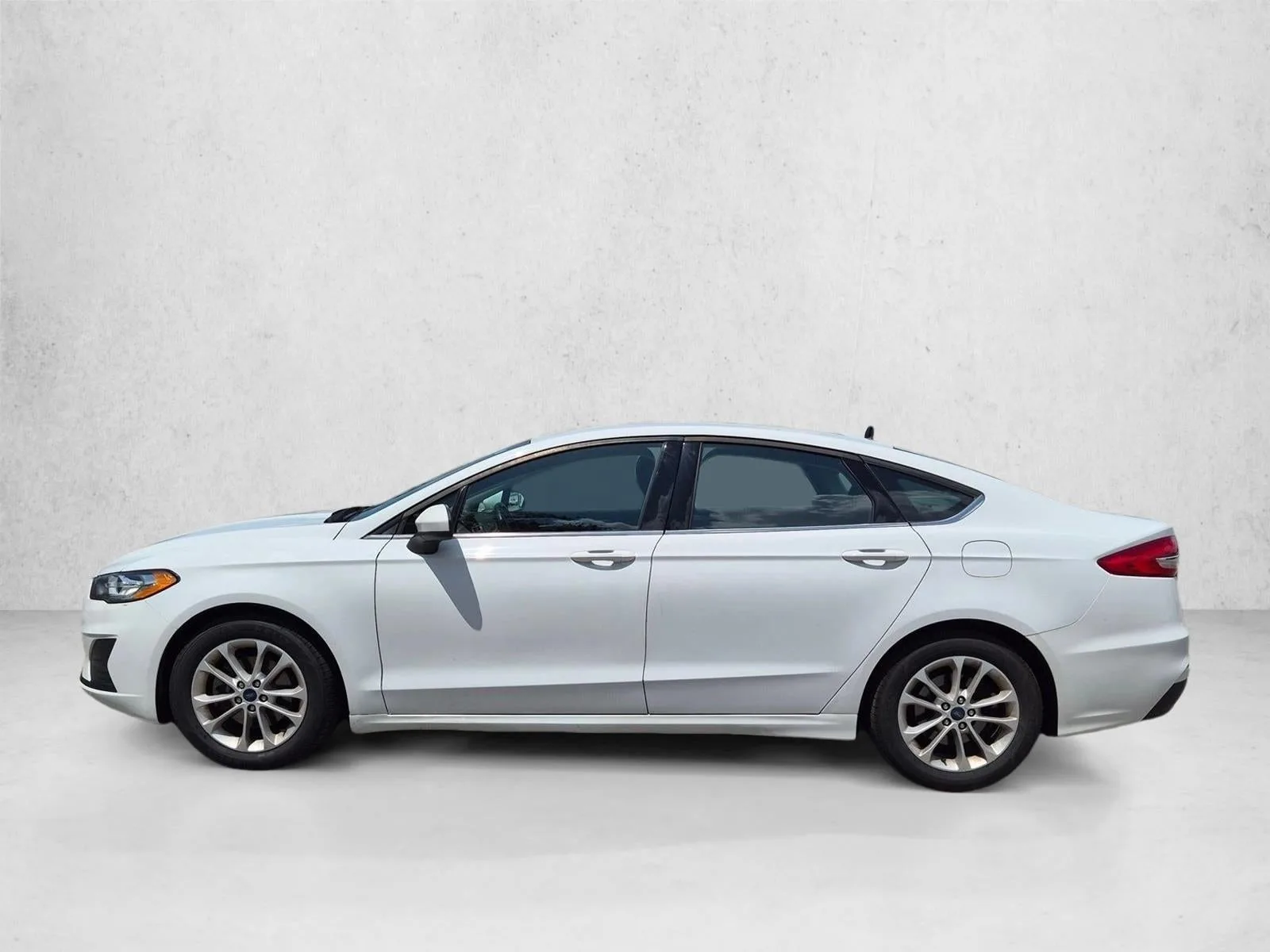 2019 Ford Fusion SE FWD photo 9