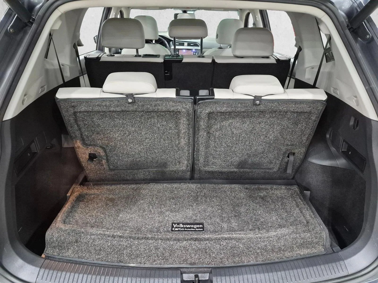 2018 Volkswagen Tiguan 2.0T SEL FWD photo 6