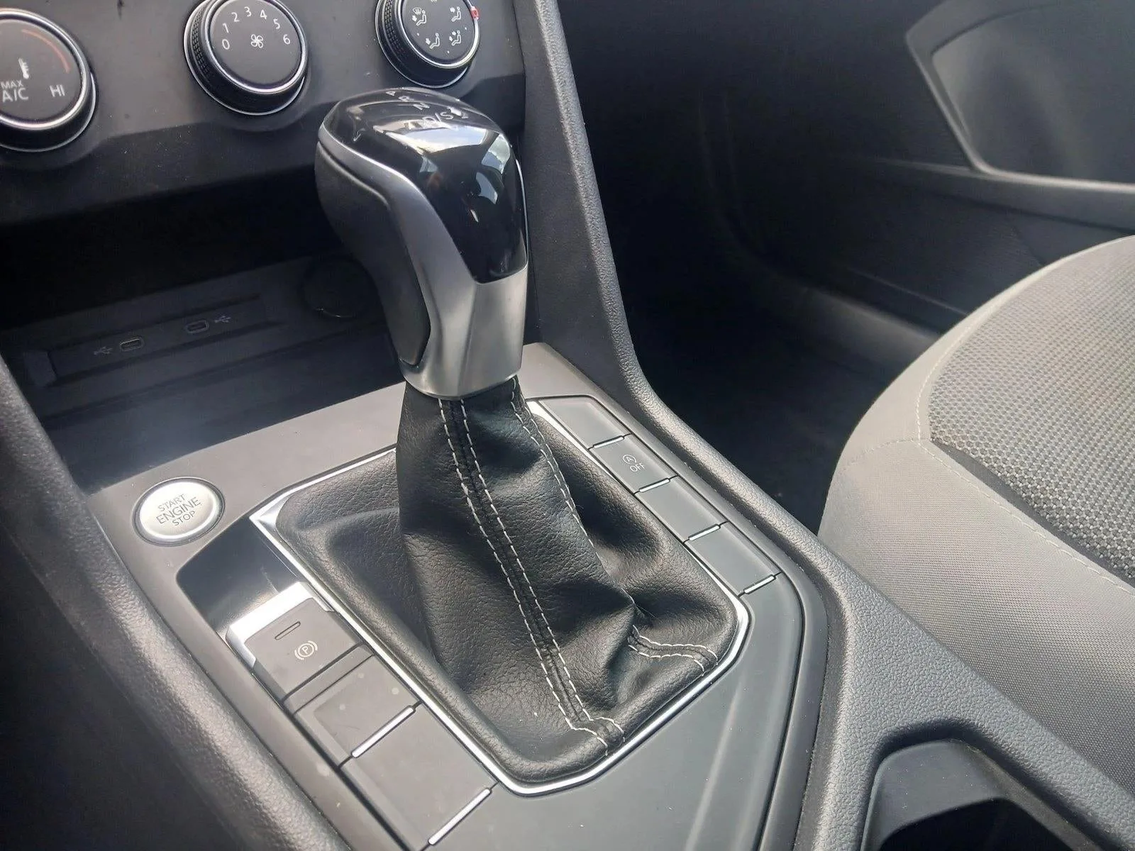 2022 Volkswagen Taos S FWD photo 9