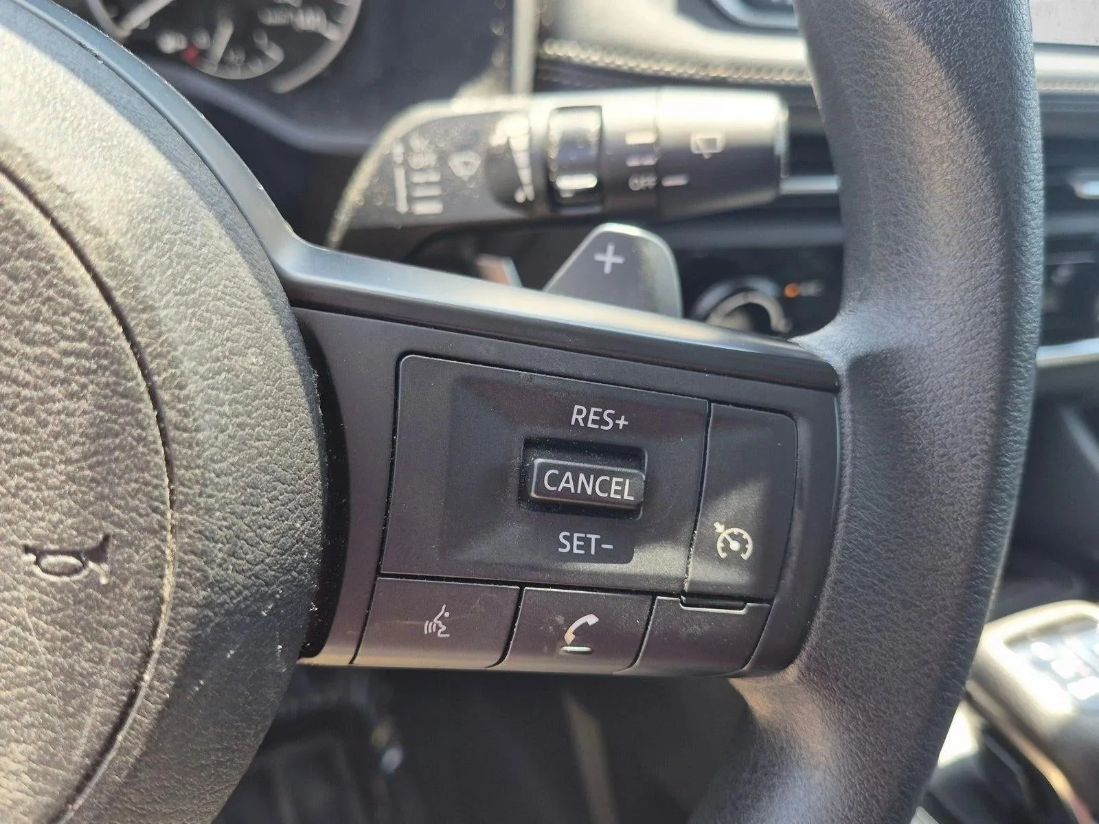 2023 Nissan Rogue AWD S photo 10