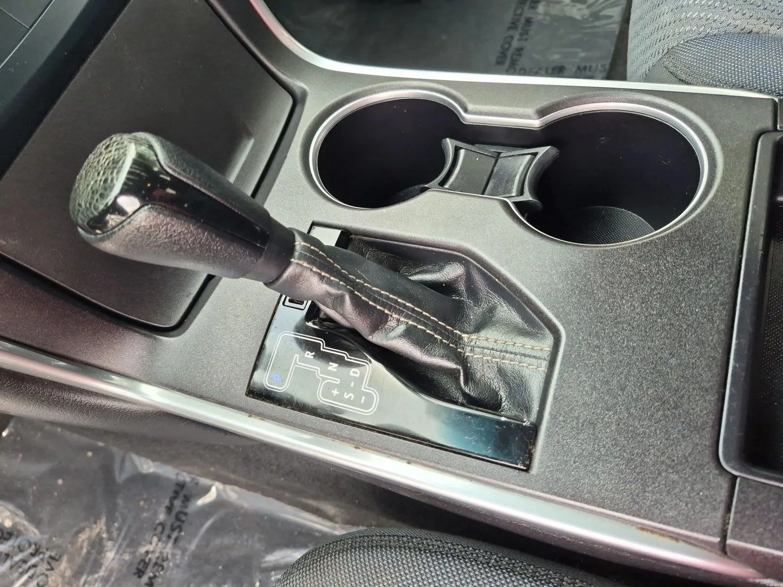 2015 Toyota Camry XLE photo 12