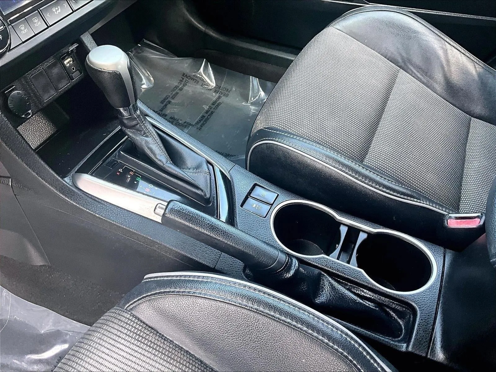 2014 Toyota Corolla L photo 12