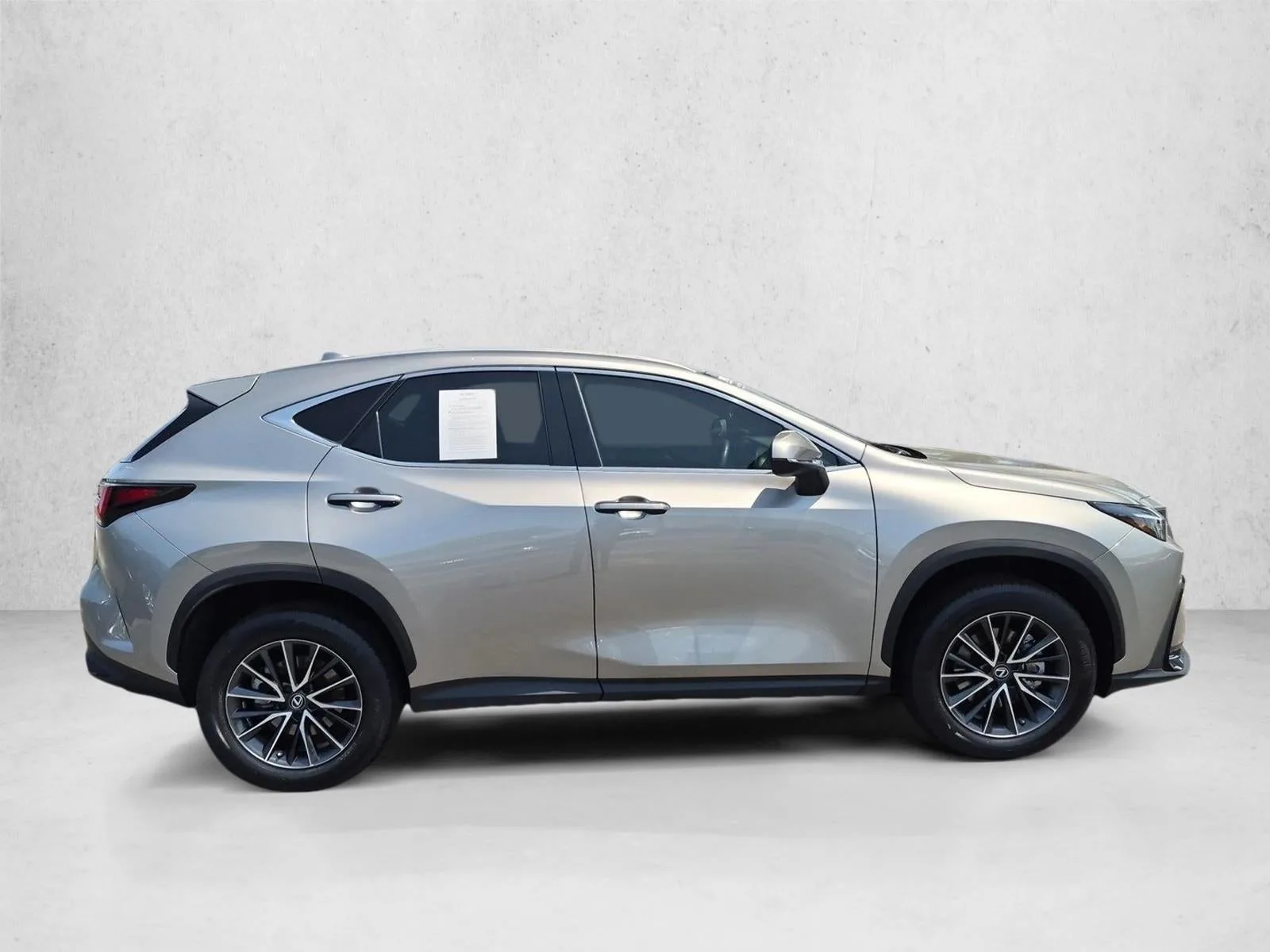 2023 Lexus NX 350 Premium photo 4