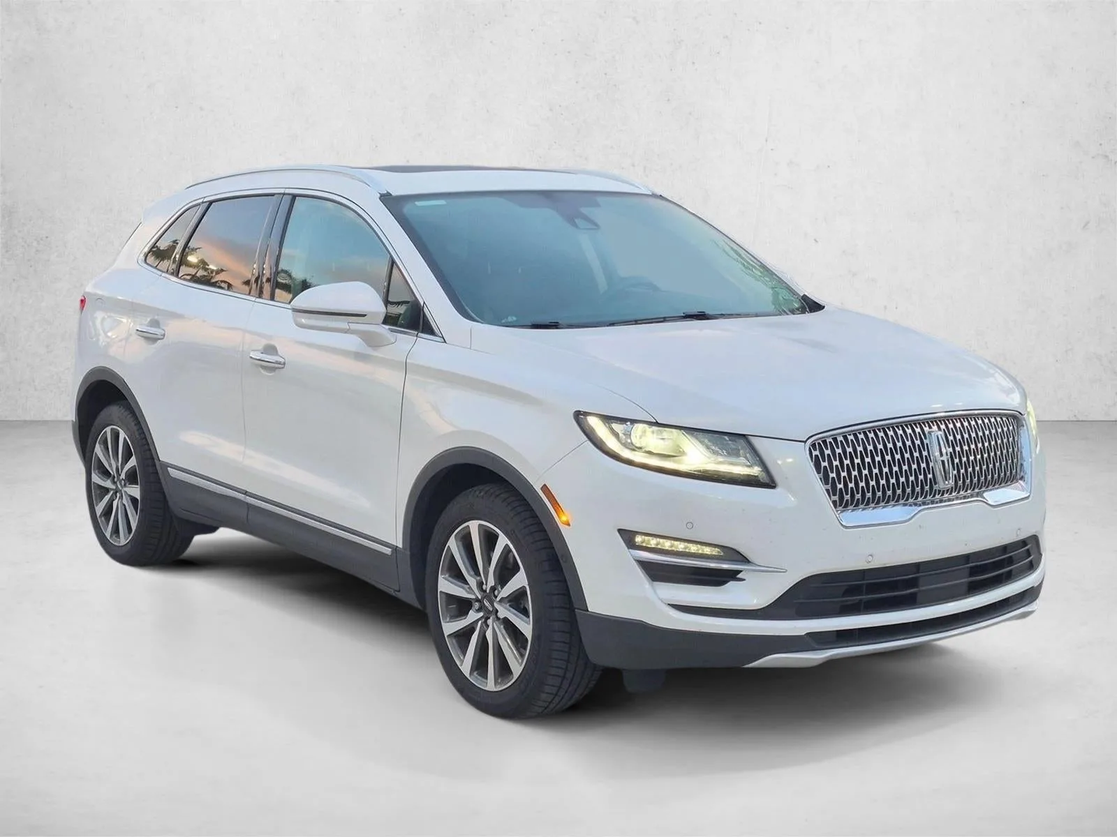 2019 Lincoln MKC Reserve AWD photo 3