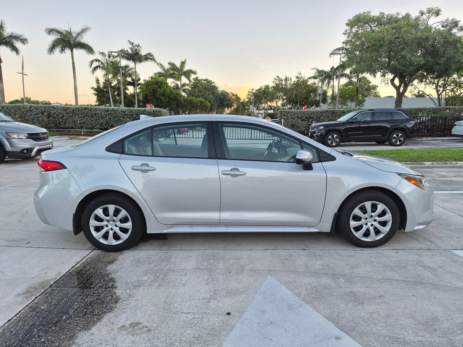 2025 Toyota Corolla LE CVT (Natl) photo 4