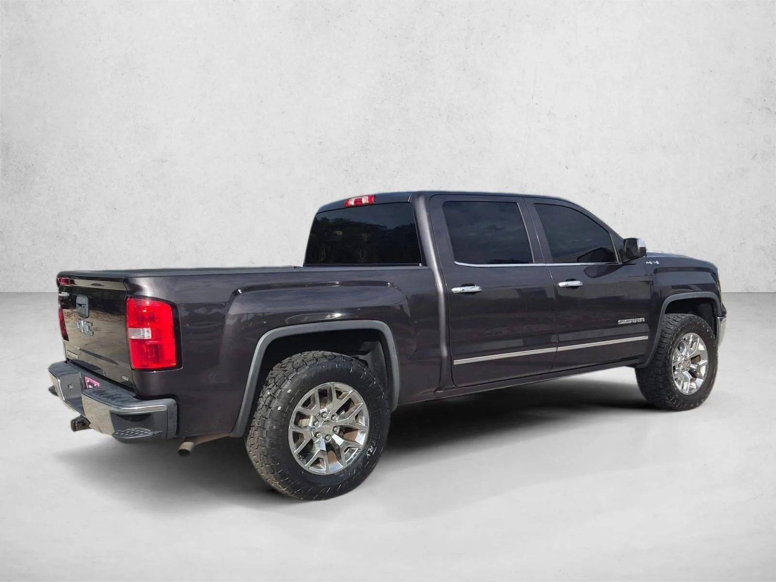 2014 GMC Sierra 1500 Crew Cab Short Box 4-Wheel Drive SLT photo 5