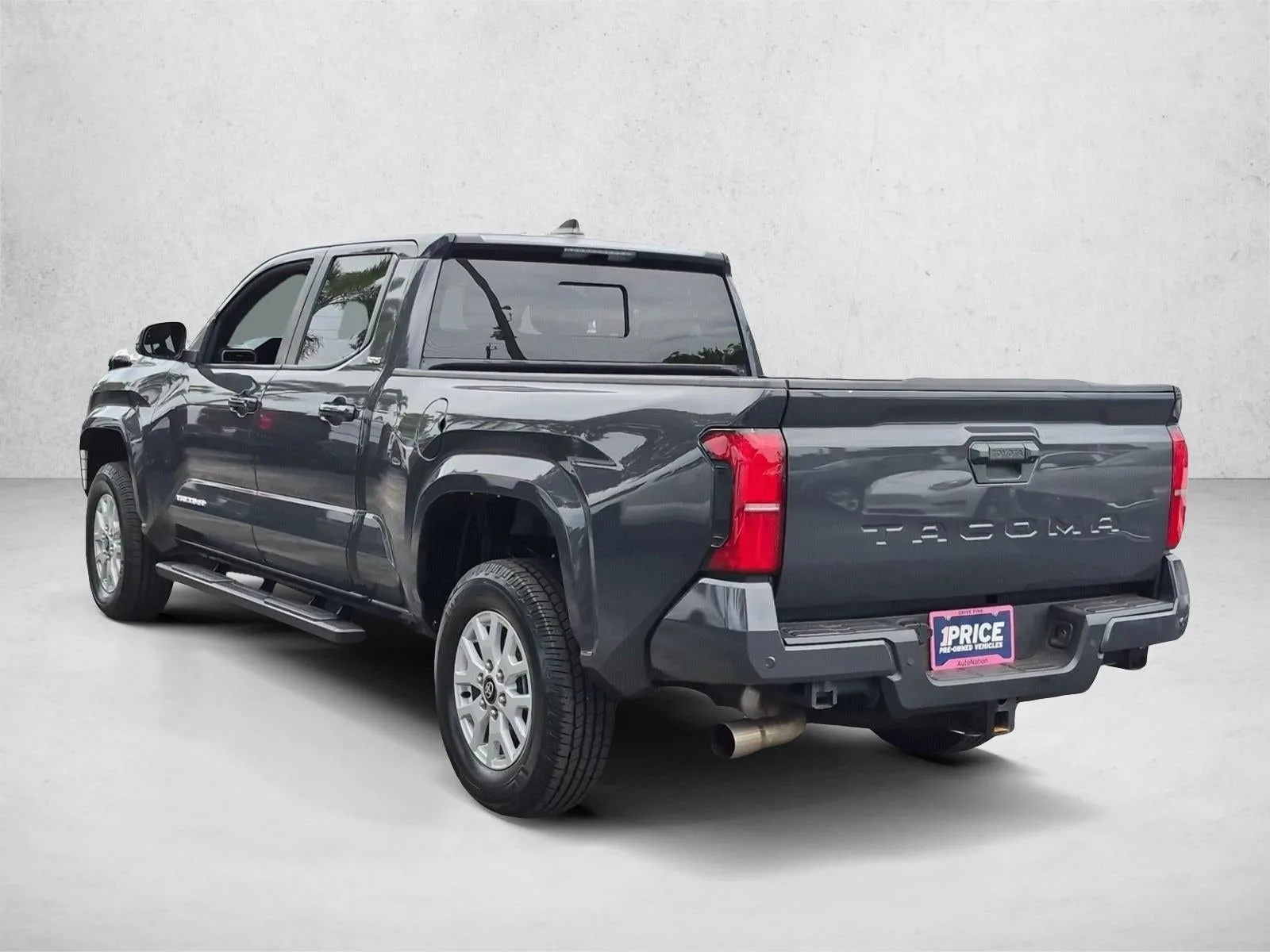 2024 Toyota Tacoma SR5 photo 8