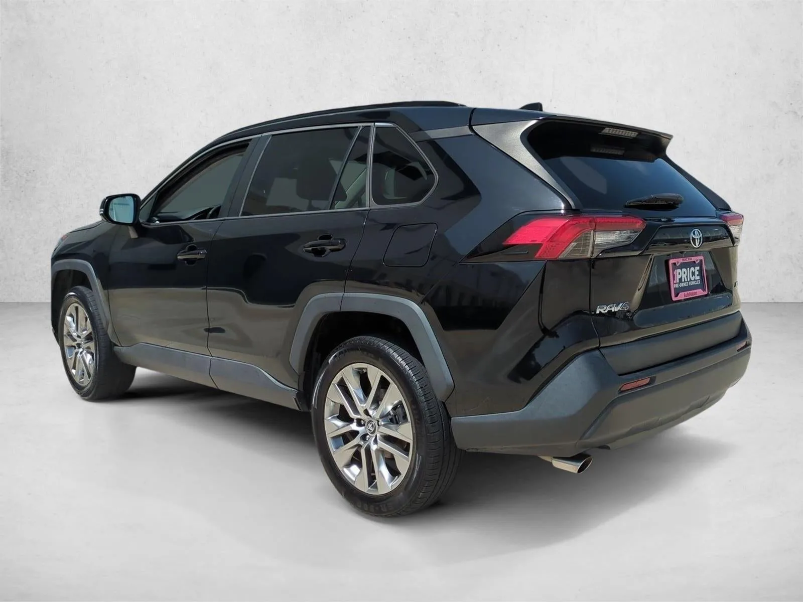 2019 Toyota RAV4 XLE Premium FWD (Natl) photo 8