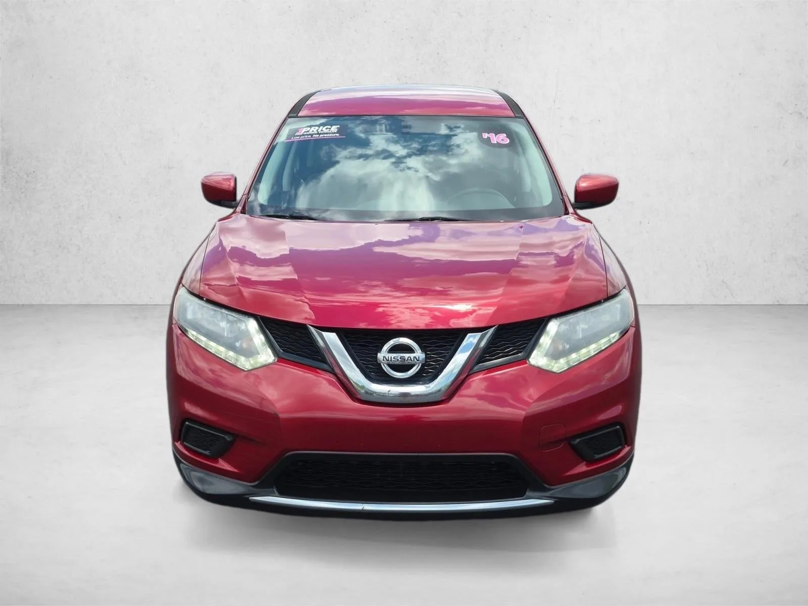2016 Nissan Rogue S photo 2